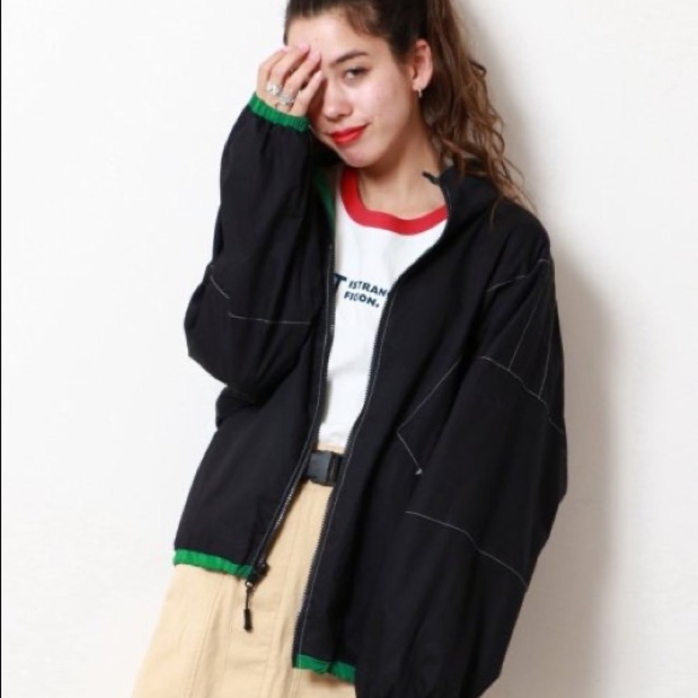 ๐ฏ๐ต Reversible windbreaker - Picture 4 of 7